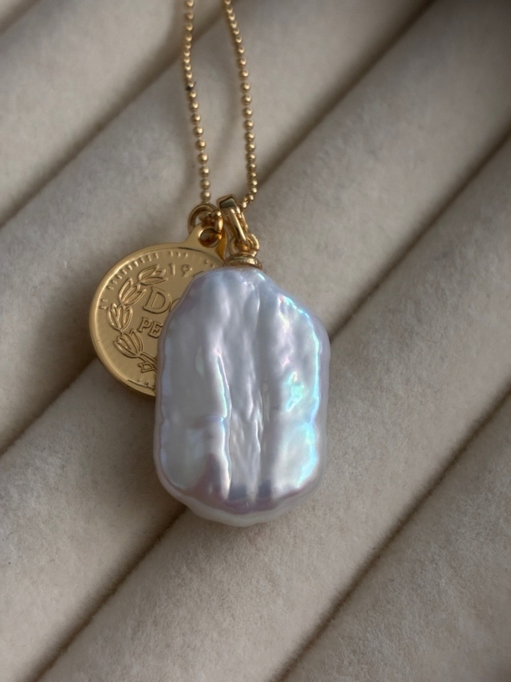 Large Baroque Pearl Necklace, Elegant Gold Pendant, Gift for Her - Picture 4 of 6